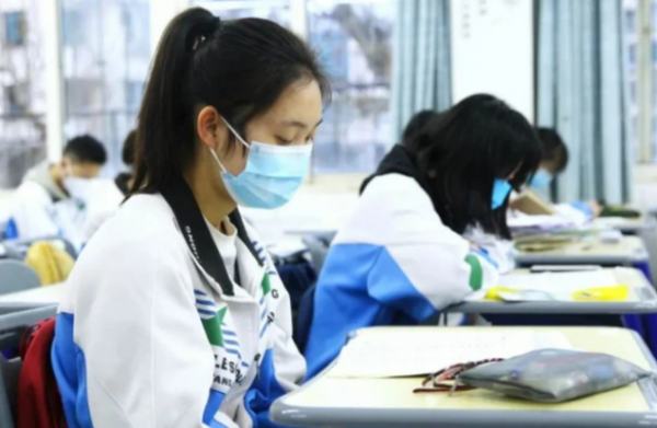 好訊息！化學競賽名單公佈，江蘇4名學霸保送清華，出自同一高中