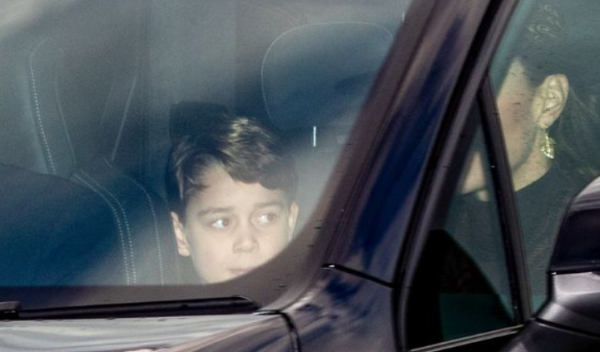 威廉凱特被拍到開車帶孩子外出，喬治冷著臉和開心的家人格格不入