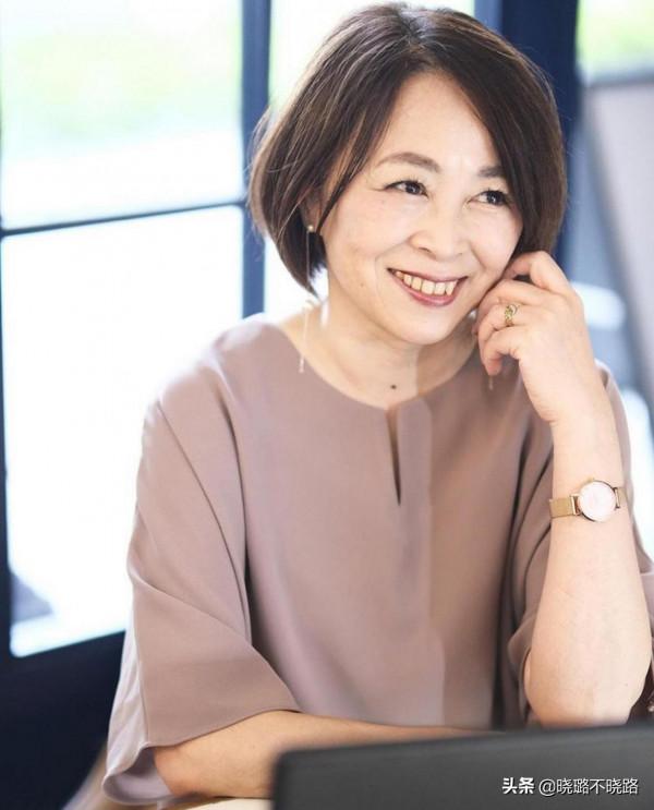 50歲的女人,建議避開這3種髮型,不僅大媽感十足,還顯老沒氣質 50歲的女人,建議避開這3種髮型,不僅大媽感十足,還顯老沒氣質