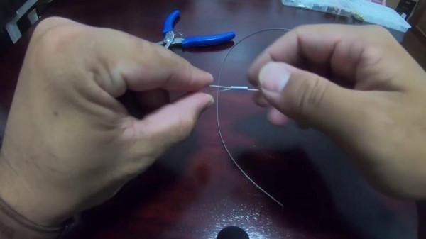 鋼絲穿線綁鉤的兩種方法,只要上手過一次,就知道怎麼弄了 鋼絲穿線綁鉤的兩種方法,只要上手過一次,就知道怎麼弄了