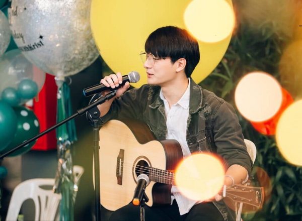 Krist王慧偵:從《一年生》暖暖學長到他泰全能藝人 Krist王慧偵:從《一年生》暖暖學長到他泰全能藝人