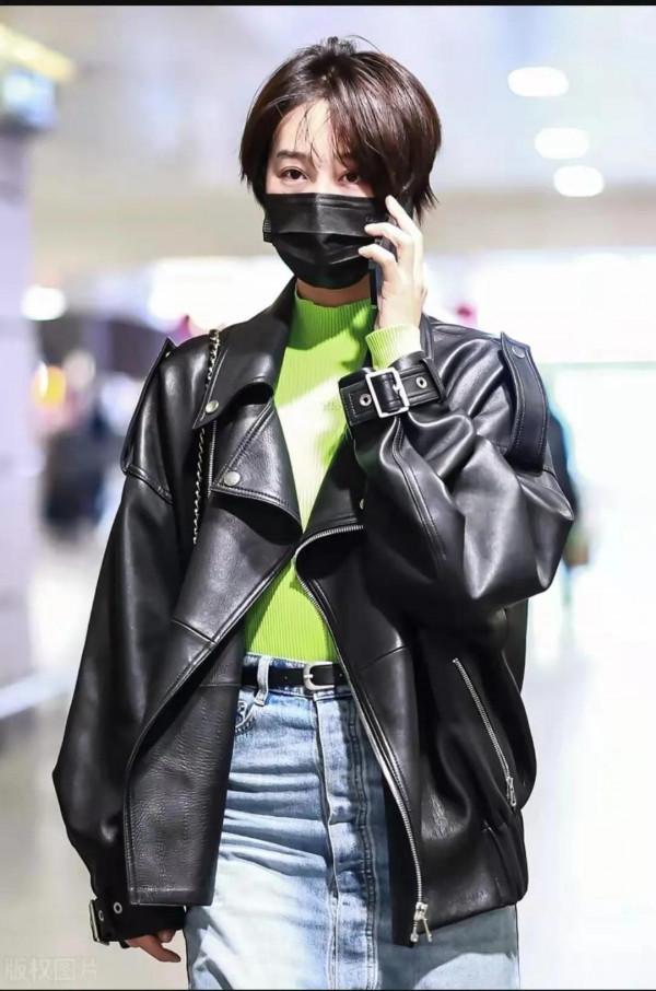 藍盈瑩機車皮衣搭牛仔裙帥帥惹人愛