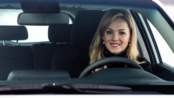 英國男孩討好漂亮女友，編造富二代謊言，10年前被揭穿後殺害父母