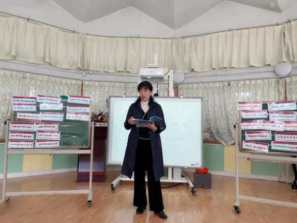 深躬將叩問，潤物怎無聲——記“相約星期二”集體教研活動