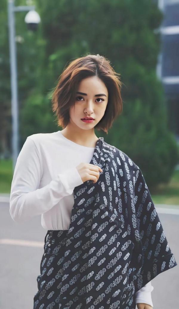 有喜歡沈月的嗎？憑藉《顫抖吧阿部》進入演藝圈