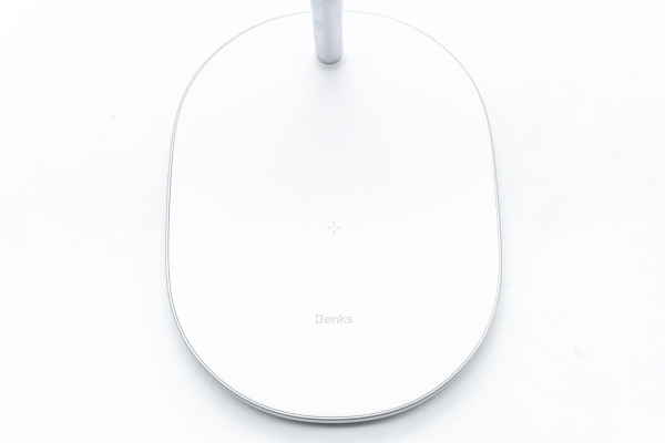 為 AirPods Max 和 AirPods Pro 安個家,邦克仕無線充電支架評測 為 AirPods Max 和 AirPods Pro 安個家,邦克仕無線充電支架評測