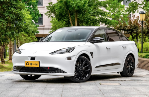 賣的位元斯拉還貴？看看極狐阿爾法S有啥真本事！