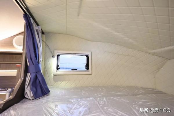 6座雙臥獨立淋浴房車,獨特佈局加大生活區,適合一家人長途旅行 6座雙臥獨立淋浴房車,獨特佈局加大生活區,適合一家人長途旅行