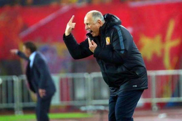 再見奧拉羅尤！名帥終究無緣接班李鐵，西亞豪門已經送出高薪合同