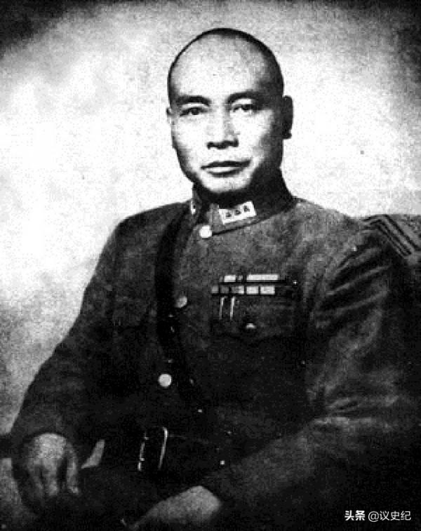 1938年臺兒莊戰役，蔣介石三次親臨戰場督戰，他都做了些什麼？