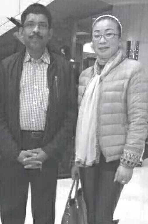 她2歲當養女,18歲輟學打工,36歲患病被迪拜富豪相救後回國感恩 她2歲當養女,18歲輟學打工,36歲患病被迪拜富豪相救後回國感恩