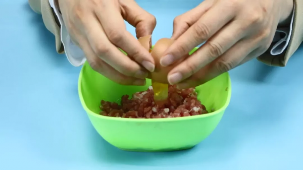 調餃子餡,牢記放4種調料,不管調什麼餡都鮮香美味,簡單又好吃 調餃子餡,牢記放4種調料,不管調什麼餡都鮮香美味,簡單又好吃