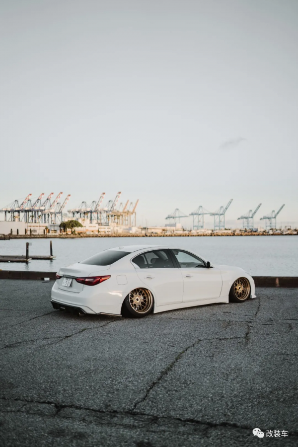 身中VIP劇毒的英菲尼迪Q50車主，即使吃白粥配榨菜也要堅持改裝