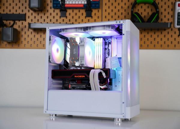 雪裝中的紛呈色彩，主流電競桌面主機裝機分享