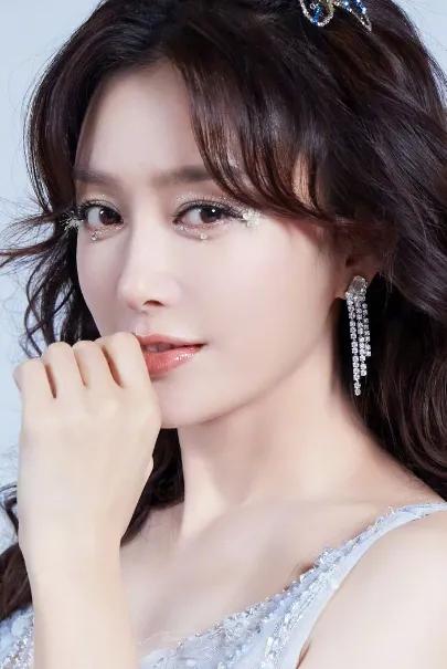 秦嵐高畫質桌布,精緻優雅的女人 秦嵐高畫質桌布,精緻優雅的女人