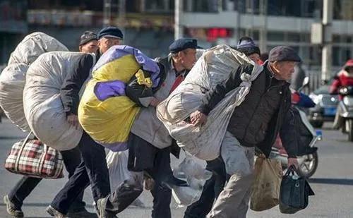 農民在外打一年工,能掙6萬元的人多嗎?聽聽他們怎麼說 農民在外打一年工,能掙6萬元的人多嗎?聽聽他們怎麼說