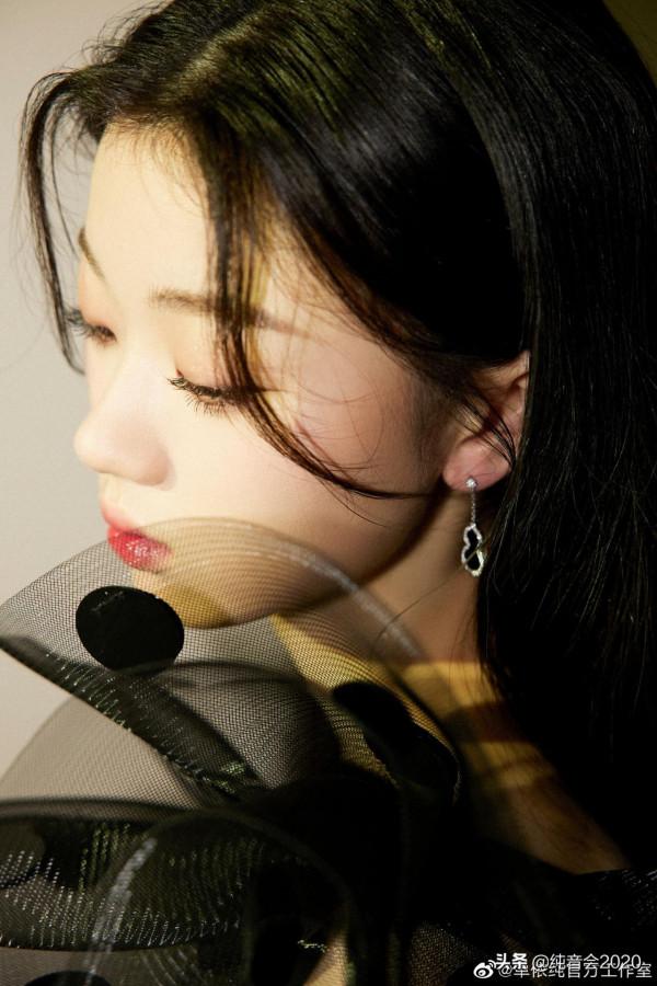 冷暖變換,演繹優雅——單依純TMEA紅毯造型曝光 冷暖變換,演繹優雅——單依純TMEA紅毯造型曝光