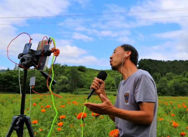 農民版“朱廣權”:被養雞耽誤的歌手,憑朗誦《再別康橋》火出圈 農民版“朱廣權”:被養雞耽誤的歌手,憑朗誦《再別康橋》火出圈