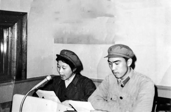 國軍下士駕駛登陸艇前來投誠,在福建被授予軍銜,獲600兩黃金 國軍下士駕駛登陸艇前來投誠,在福建被授予軍銜,獲600兩黃金