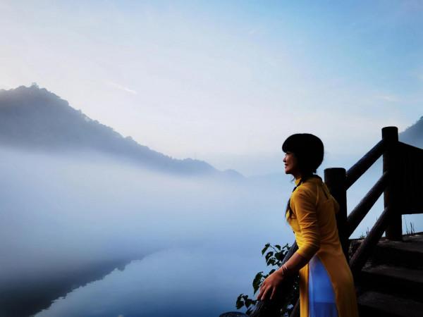 霧漫小東江,天上人間兩茫茫 霧漫小東江,天上人間兩茫茫