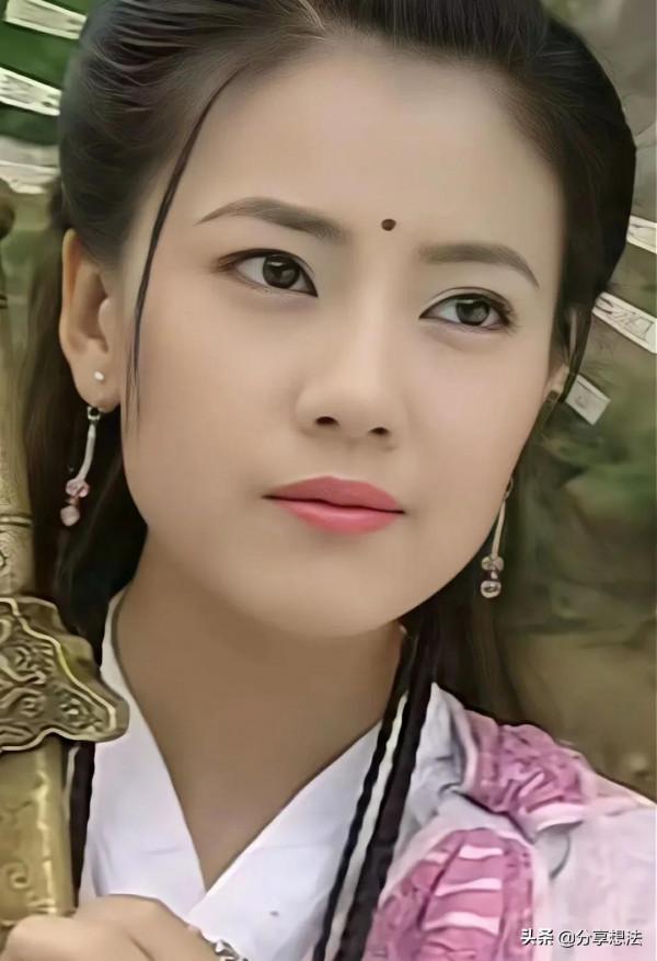 年輕時的高圓圓