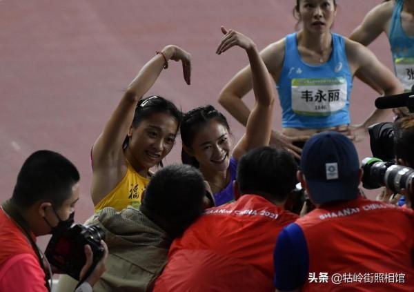 全運會女子百米奪冠 哪吒頭的葛曼棋如同踩上了風火輪