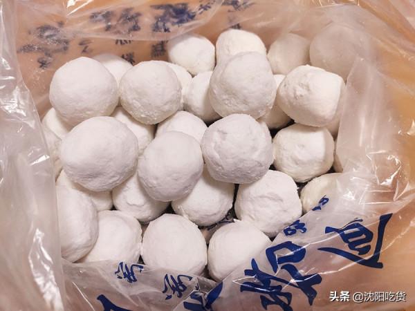 市場粘食店的元宵，8元一斤，玫瑰餡兒山楂餡兒好好吃