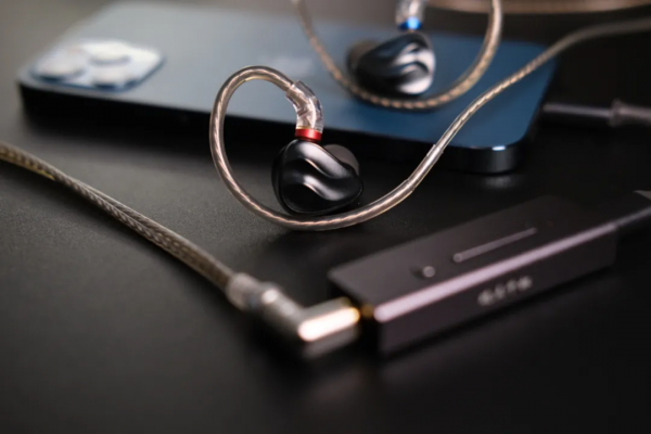 「首發測評」飛傲也開始在千元檔卷了?Fiio x Crinacle 聯名FHE分享 「首發測評」飛傲也開始在千元檔卷了?Fiio x Crinacle 聯名FHE分享