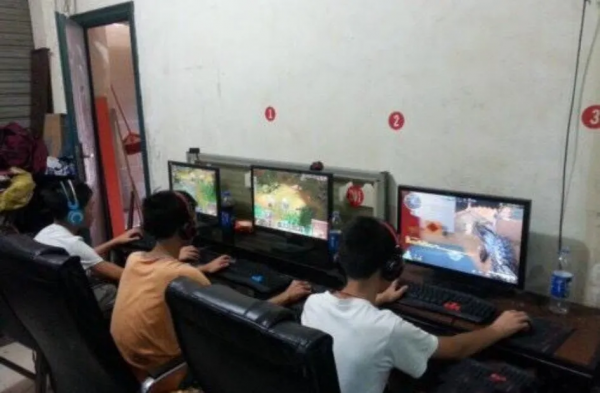 一年倒閉一萬多家,網咖為什麼不火了? 一年倒閉一萬多家,網咖為什麼不火了?