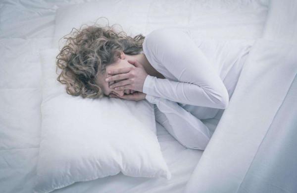 吃糖可以讓人快樂，可身體出現這5種表現，暗示你：糖吃得太多了