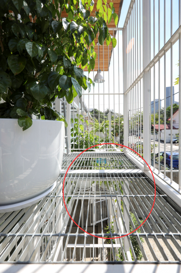 國外陽臺新操作,外沿加寬圍一圈不鏽鋼格柵板,面積增加通風透氣 國外陽臺新操作,外沿加寬圍一圈不鏽鋼格柵板,面積增加通風透氣