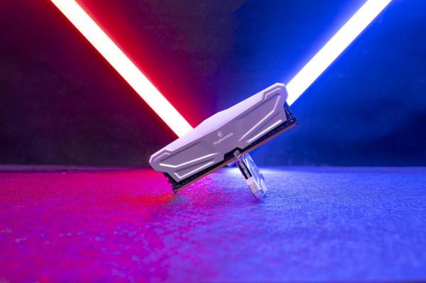 高頻記憶體是智商稅？好看好用不增加裝機預算，金百達電競記憶體實測