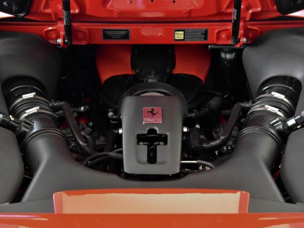 V8大超跑，720馬力可沒跟你說著玩，實拍法拉利F8