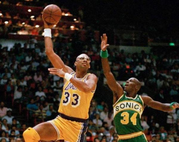 賈巴爾的“天勾”傳奇人生(二) 賈巴爾的“天勾”傳奇人生(二)