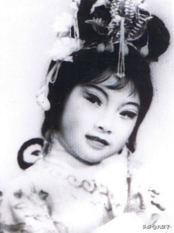 “小宋祖英”呂薇：與父母不為人知的“戰爭”，50歲依然單身