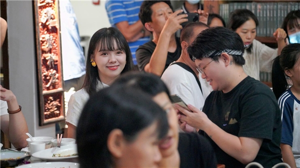 掬水月在手，藝術愛好者與藝術名家相約「道南書院」以曲迎中秋