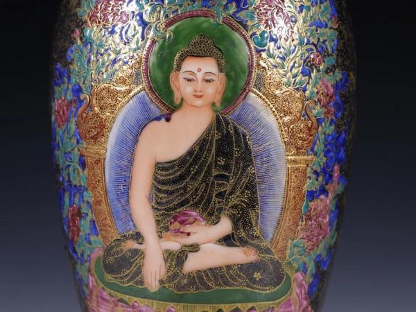 藏傳「粉彩 佛像瓶」規格：高24肚徑12.1口6.2cm重846.8g