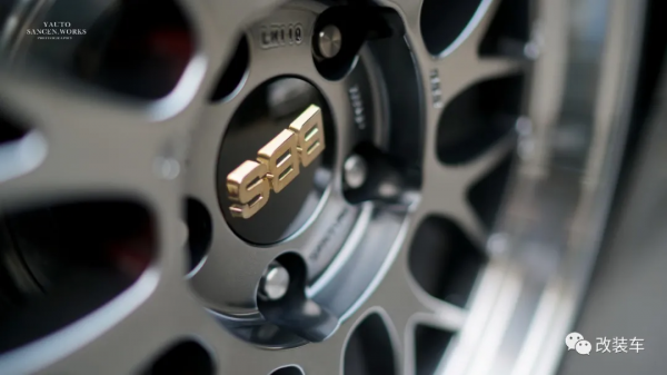 是什麼讓妹子上車後都說好？14代皇冠移植日規件融合雷克薩斯內飾