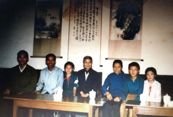 她官至中組部副部長，兒子卻當了一輩子農民，孫子想進城也被婉拒