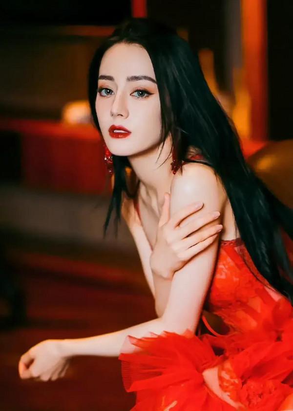 這一次,迪麗熱巴讓全世界的心動了啊!太漂亮了 這一次,迪麗熱巴讓全世界的心動了啊!太漂亮了