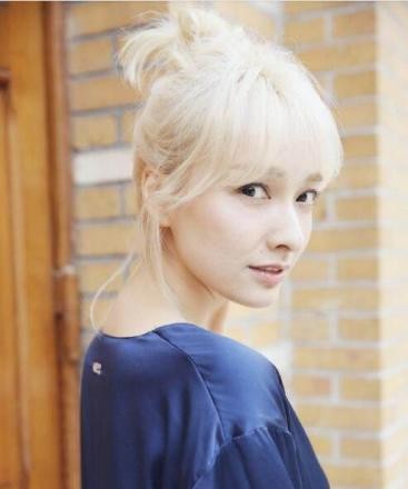 曾經的吳昕你愛搭不理，如今的她你高攀不起，果然是藏得太深