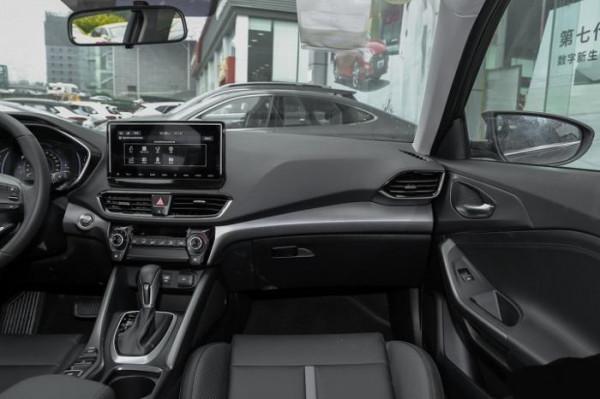 1.6T有204匹馬力，定價不高優惠大，你看現代菲斯塔咋樣？