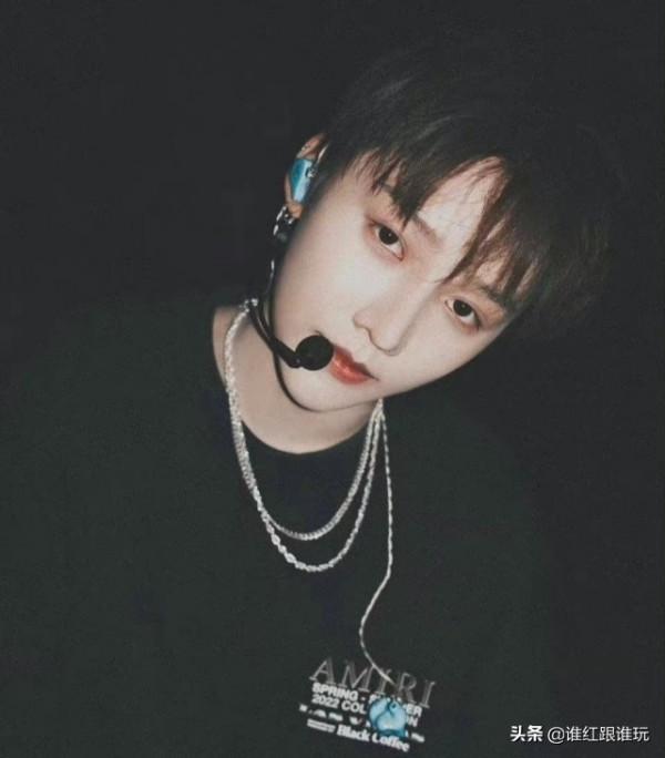 雙11晚會彩排路透:易烊千璽酷帥插兜,時代少年團變順毛乖小孩 雙11晚會彩排路透:易烊千璽酷帥插兜,時代少年團變順毛乖小孩