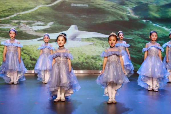 走！帶你去看寶清少兒春晚