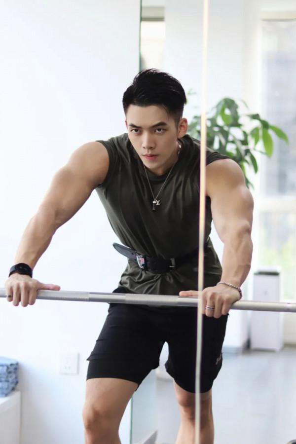 練不成肌肉男,至少裝備可以像 練不成肌肉男,至少裝備可以像