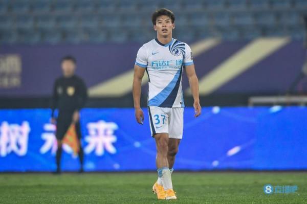 足協認定：大連人U23楊浩宇用拳擊打裁判員，被禁賽一年+罰款20萬