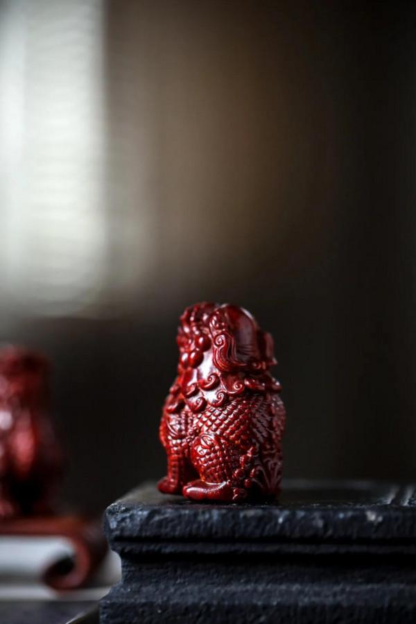 小葉紫檀「望天吼」手把件