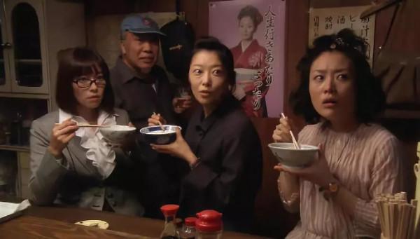 豆瓣9.1分，翻拍無數次的《深夜食堂》在講什麼？