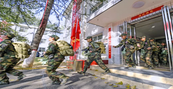 來到軍營,這些“第一次”讓她們永生難忘! 來到軍營,這些“第一次”讓她們永生難忘!