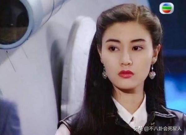 看到章澤天梁洛施的臉,才明白原來富豪的喜好都有跡可循 看到章澤天梁洛施的臉,才明白原來富豪的喜好都有跡可循